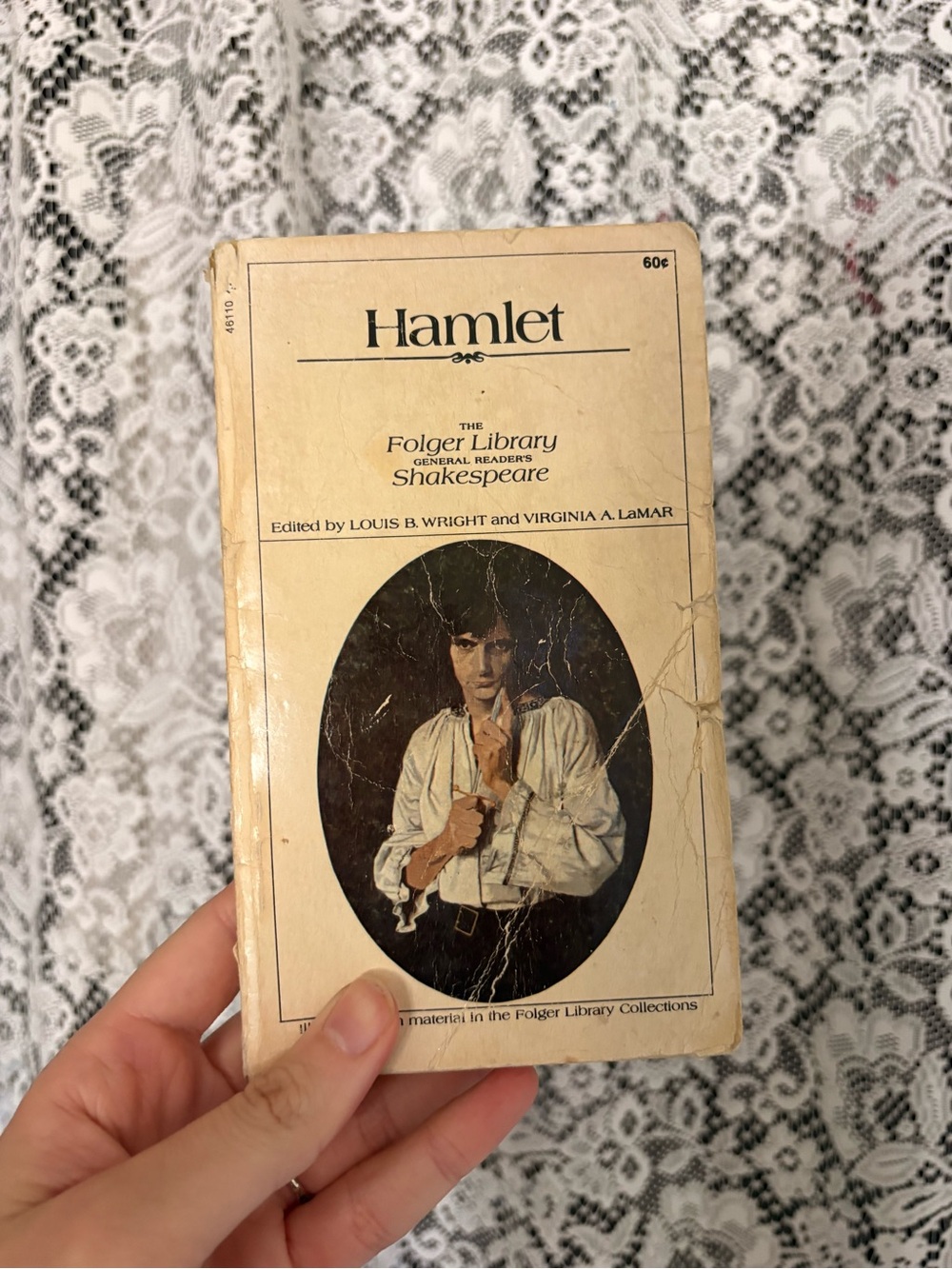 Hamlet Folger Library Paperback - Cream Cover